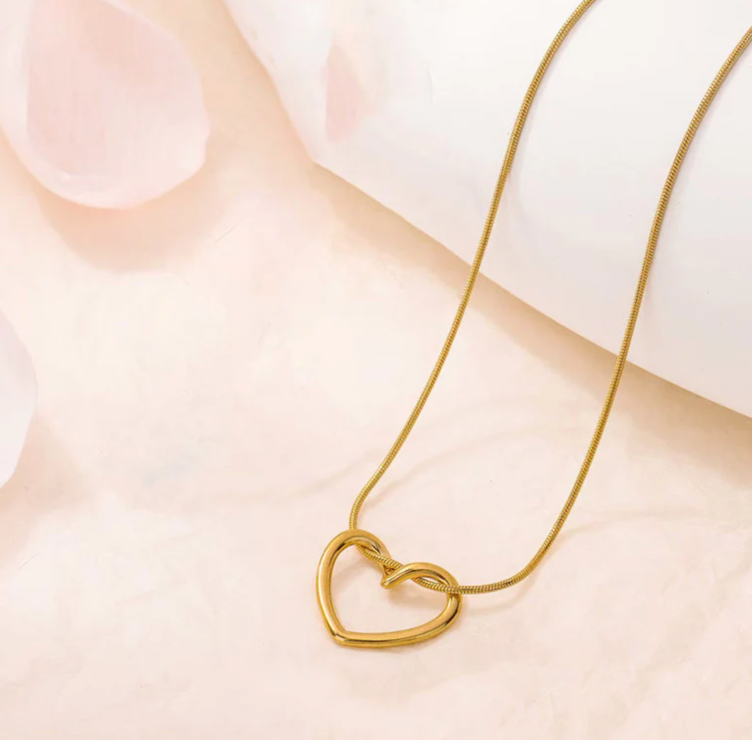 Gold-Plated Anti Tarnish Heart Themed Necklace