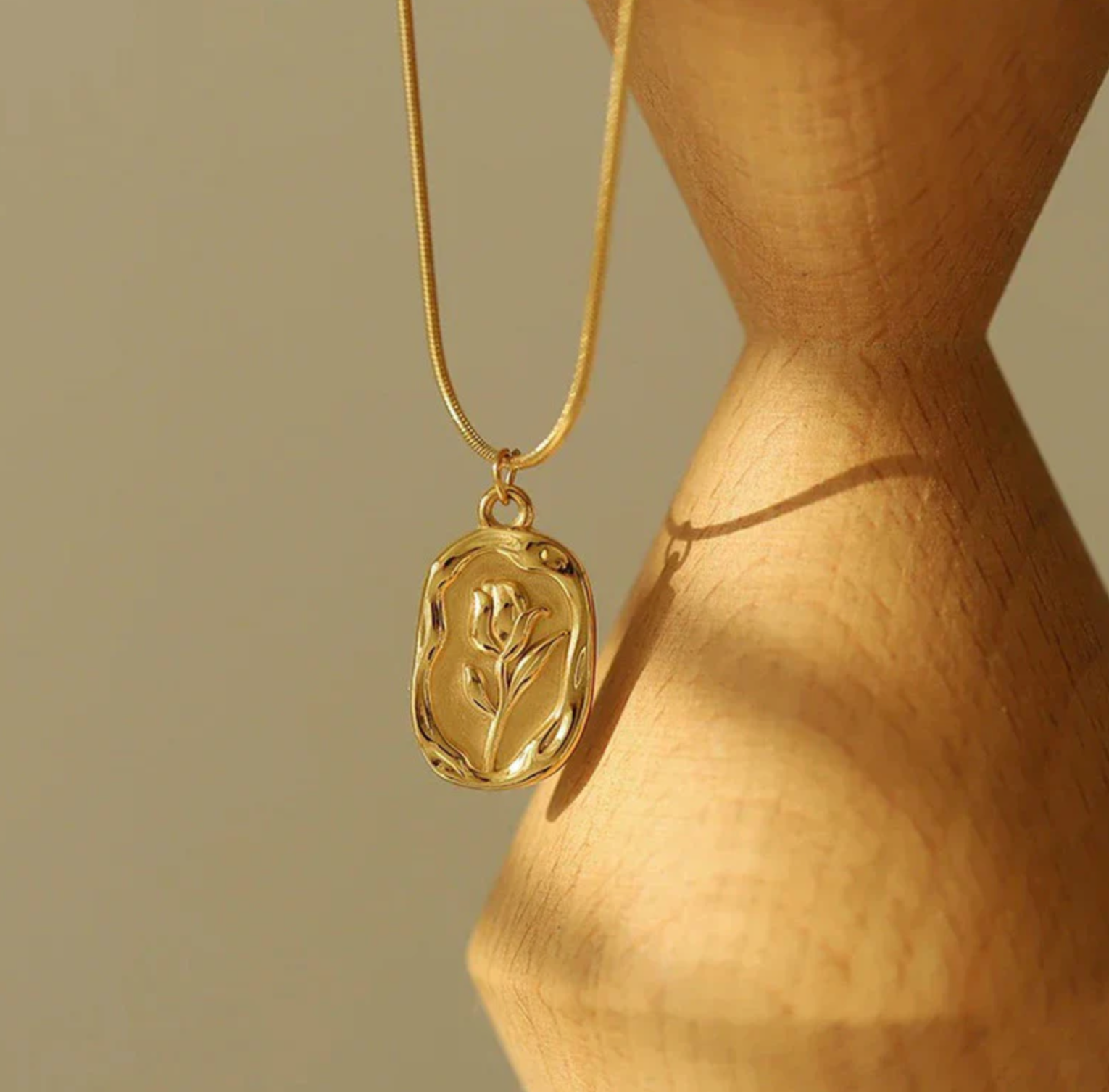 Gold Plated Anti Tarnish Rose Themed Necklace