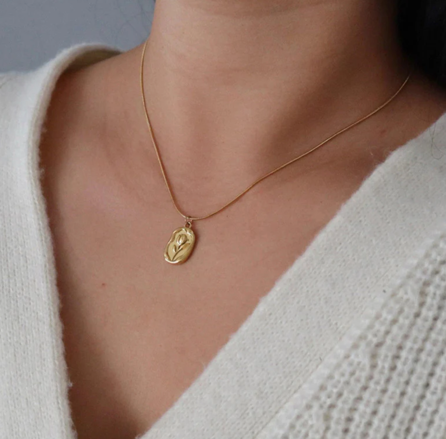 Gold Plated Anti Tarnish Rose Themed Necklace