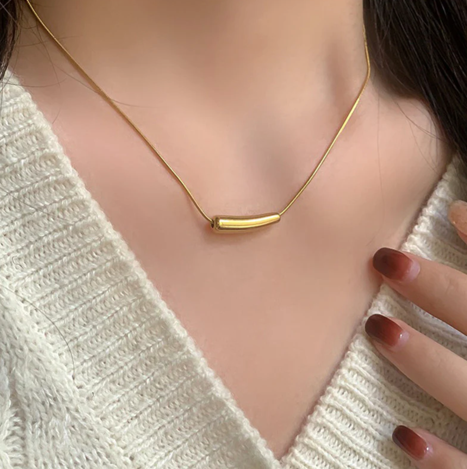 Minimalistic Teardrop Necklace