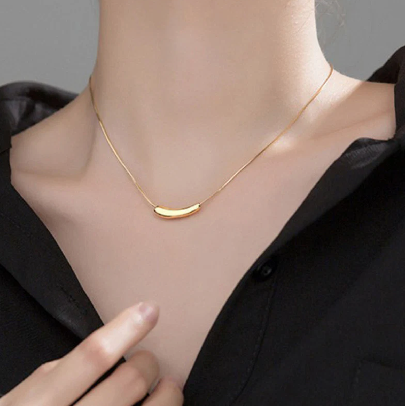 Minimalistic Teardrop Necklace