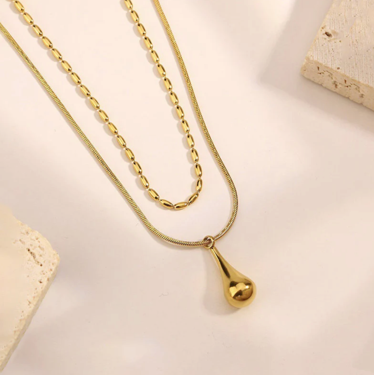 Minimalistic Teardrop Layered Necklace