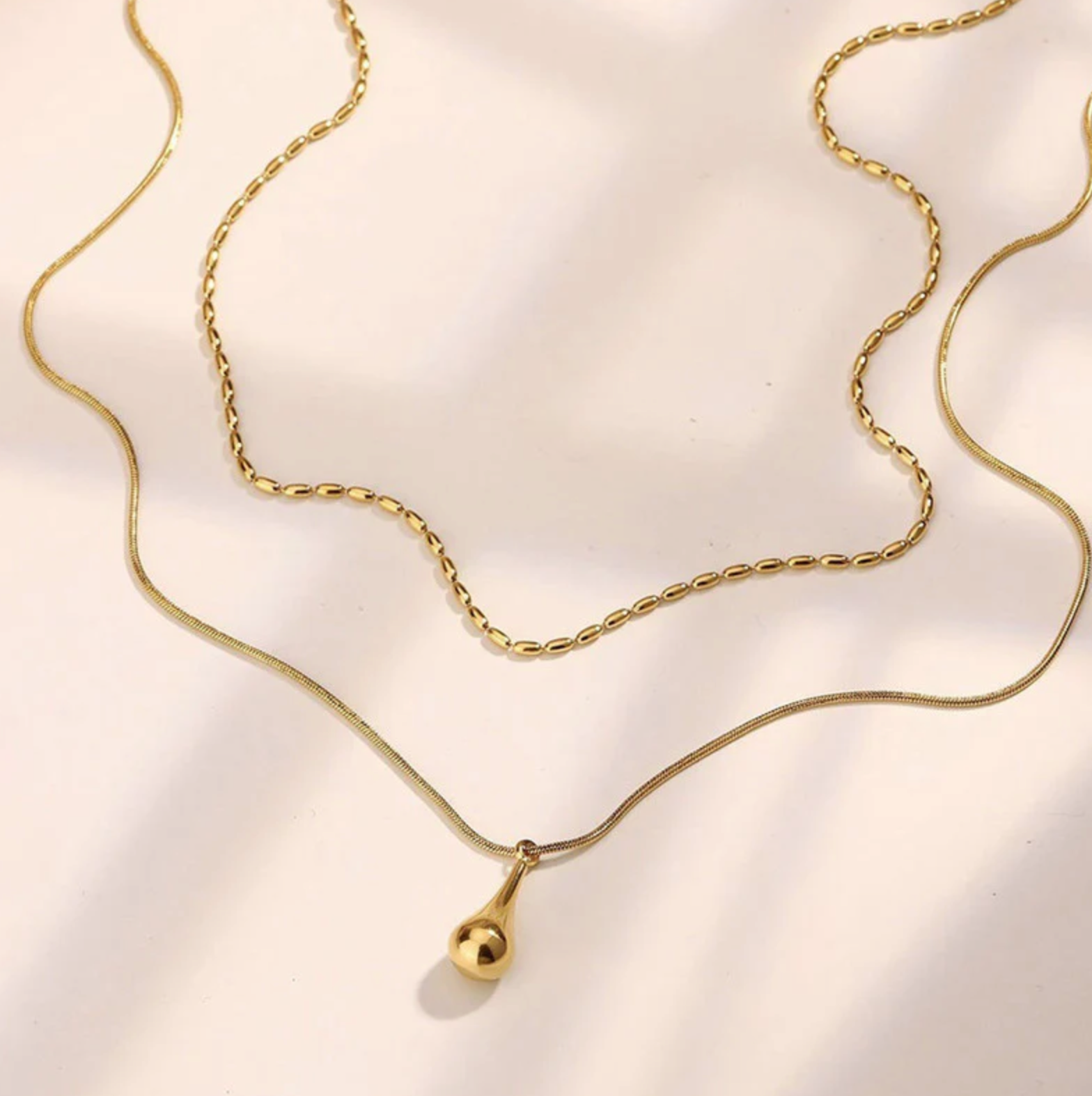 Minimalistic Teardrop Layered Necklace