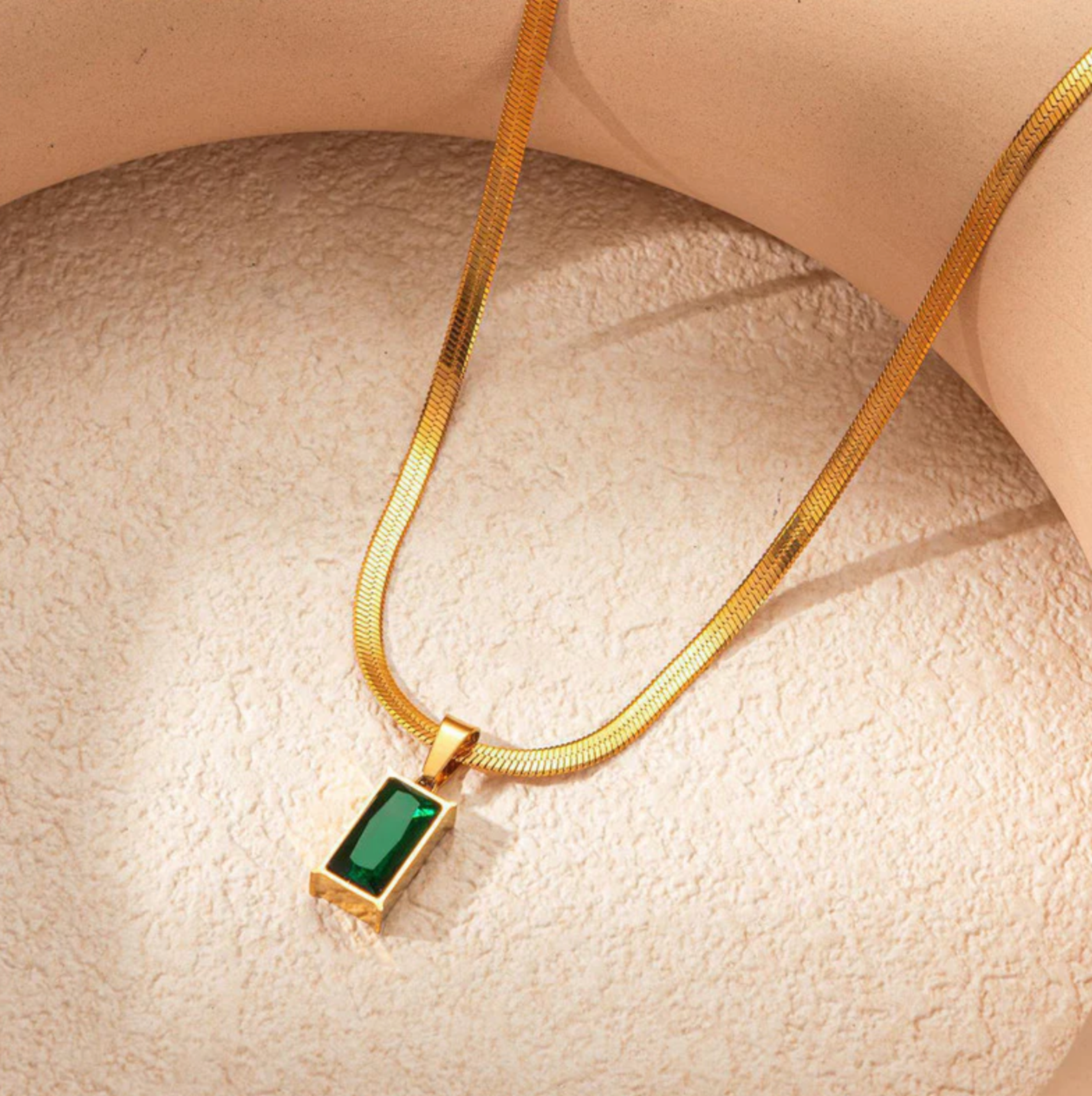 Green Geometric Pendant Necklace