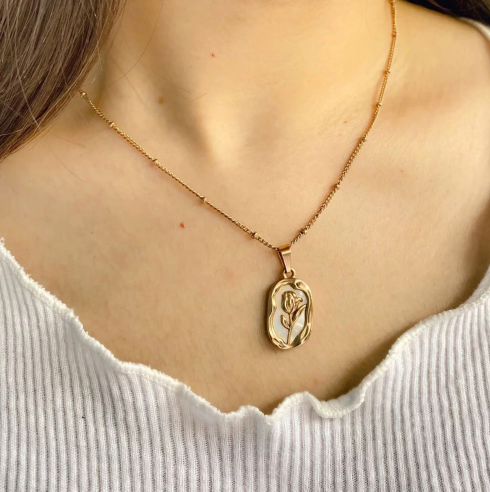 White Rose Themed Pendant Necklace