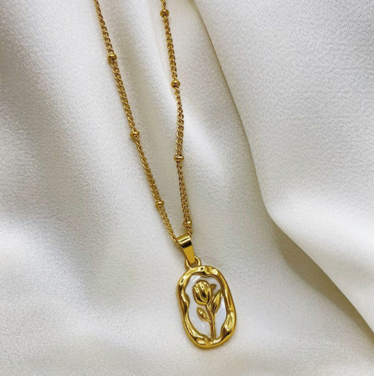 White Rose Themed Pendant Necklace