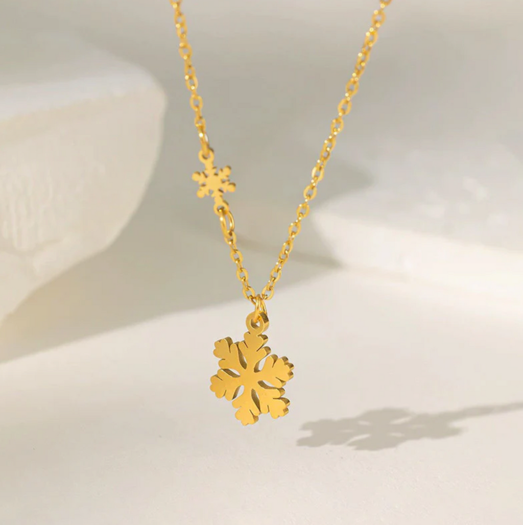 Snow Flake Pendant Necklace