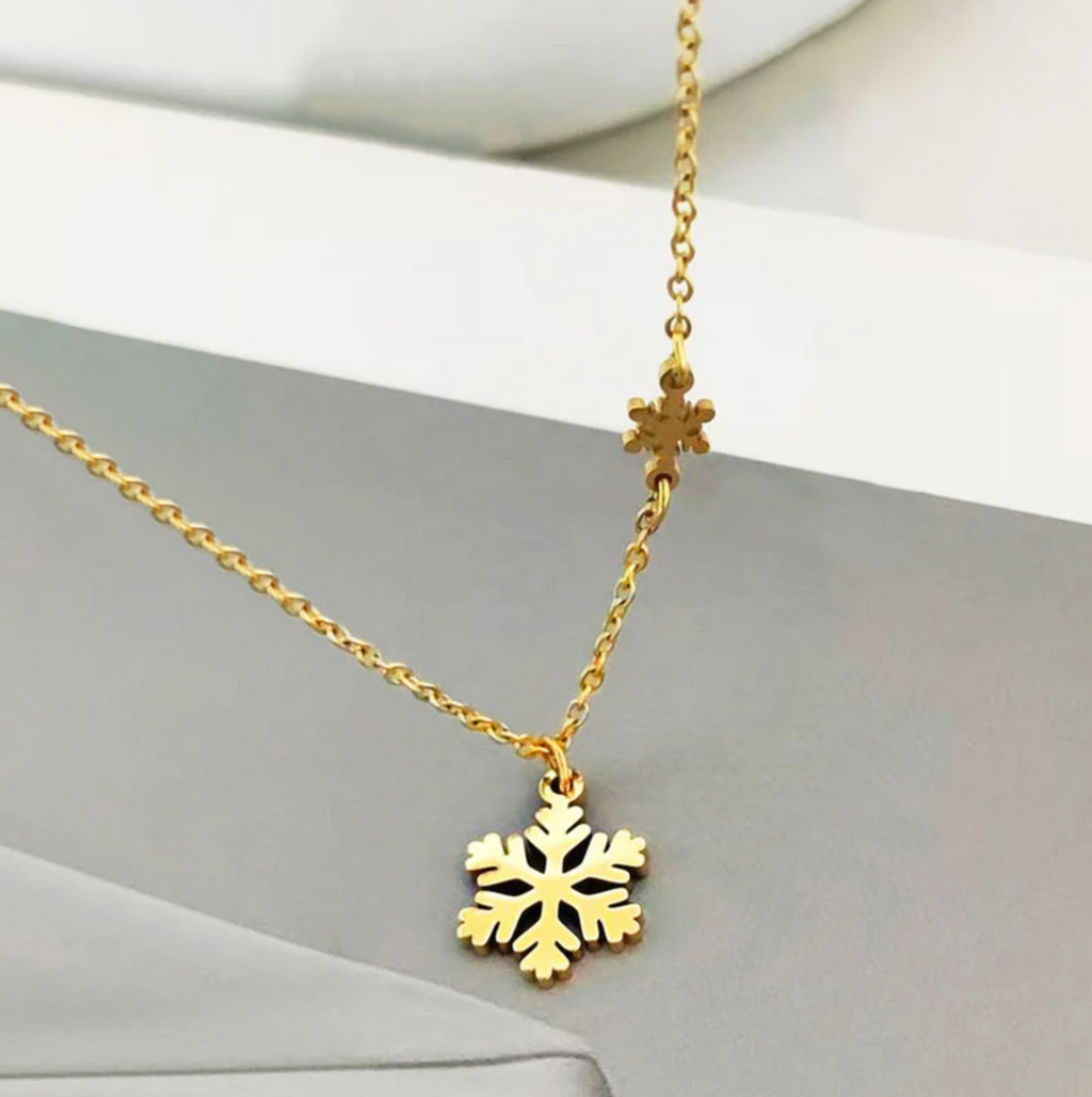 Snow Flake Pendant Necklace