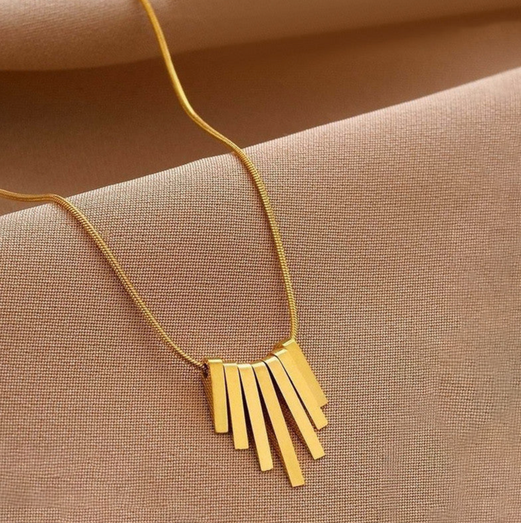 Dangling Stripes Pendant Necklace