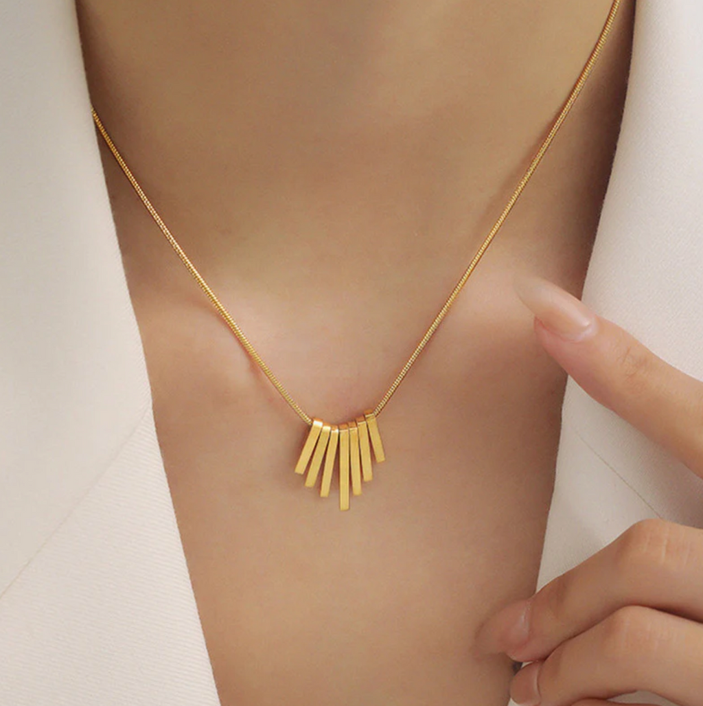 Dangling Stripes Pendant Necklace